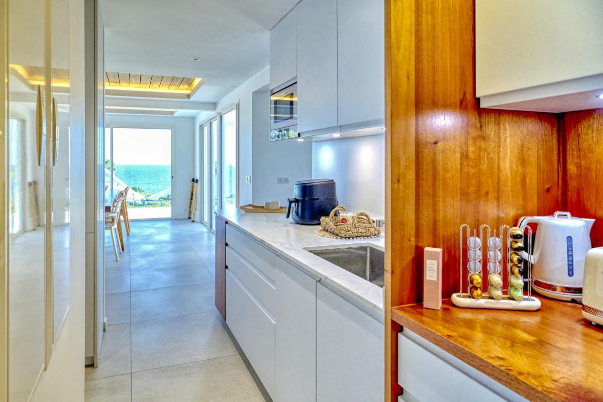 42.Location villa de luxe piscine vue mer Ste Anne Guadeloupe_Cuisine